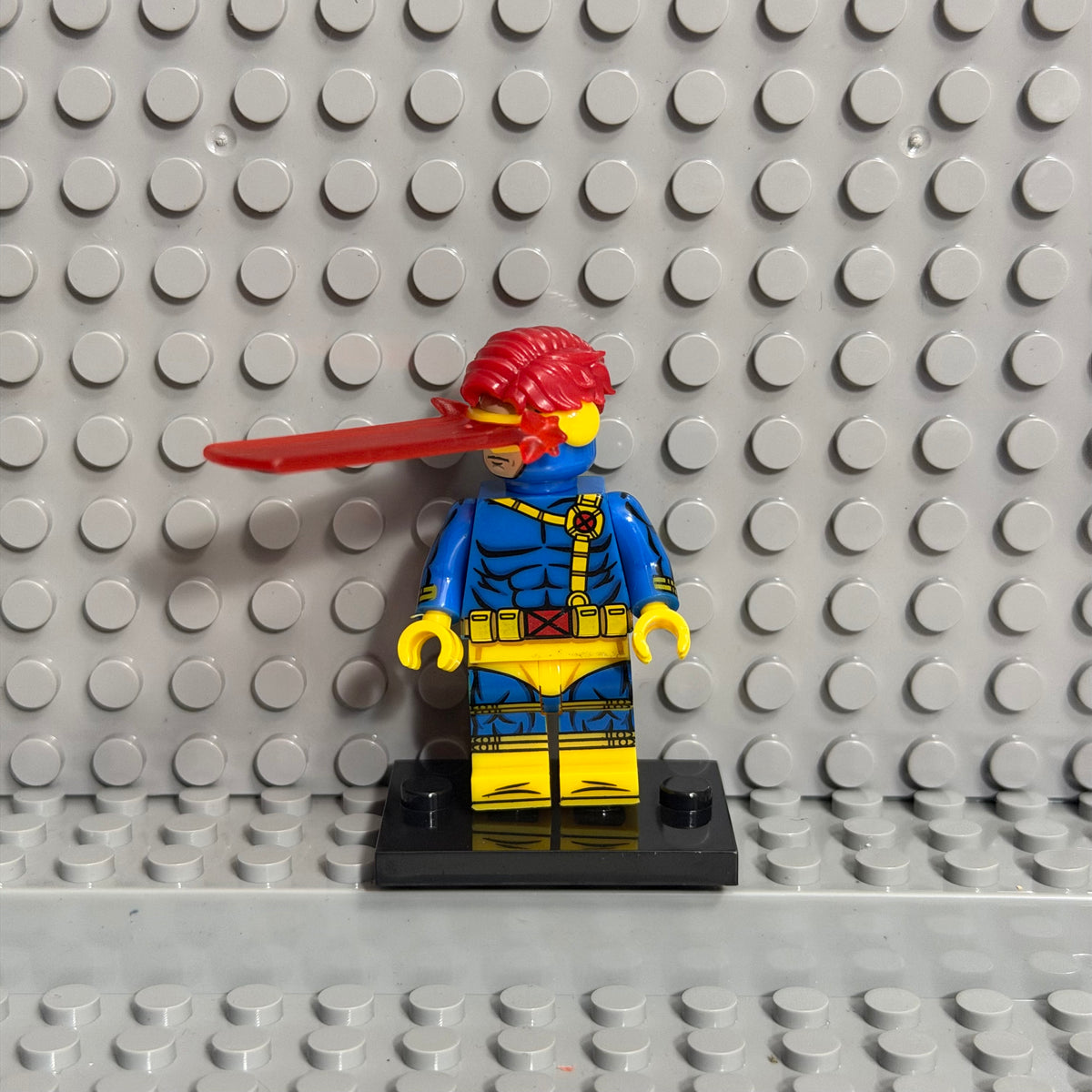 Cyclops Marvel superhero minifigure 0943