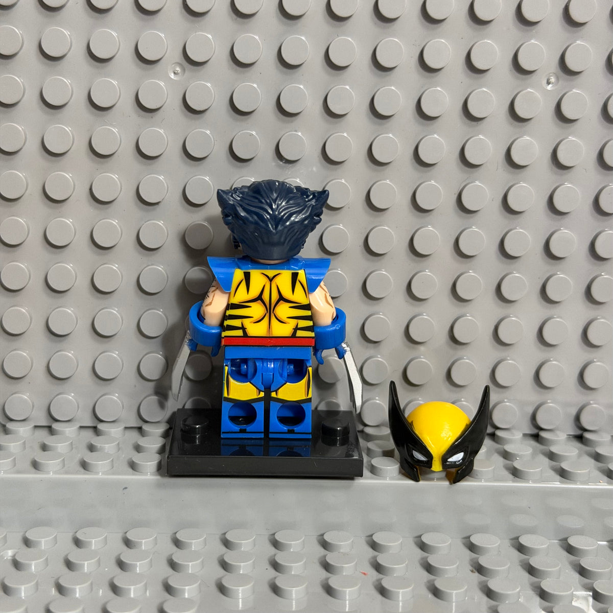 Wolverine Marvel superhero minifigure 0945