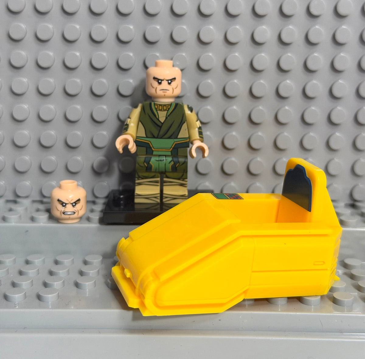 Professor X Marvel superhero minifigure 0950