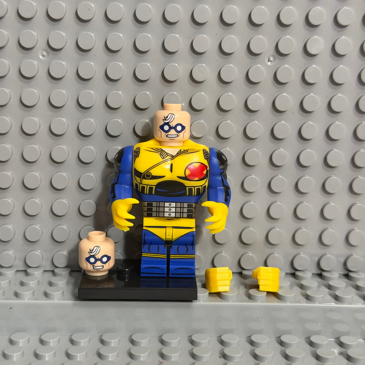 Strong Guy Marvel superhero minifigure 0961